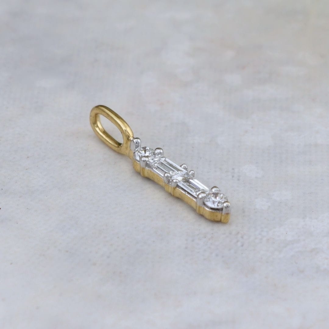 Pendentif Barre de diamants en or jaune 10K Mathieu Blanchard Collier Or jaune 10K LGP50431-10 Pendentif Barre de diamants | Mathieu Blanchard Mathieu Blanchard Joaillerie