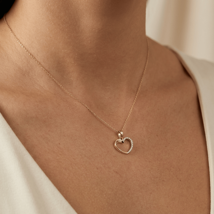 - Colliers Pendentif Coeur Demi-Scintillant en or 10K