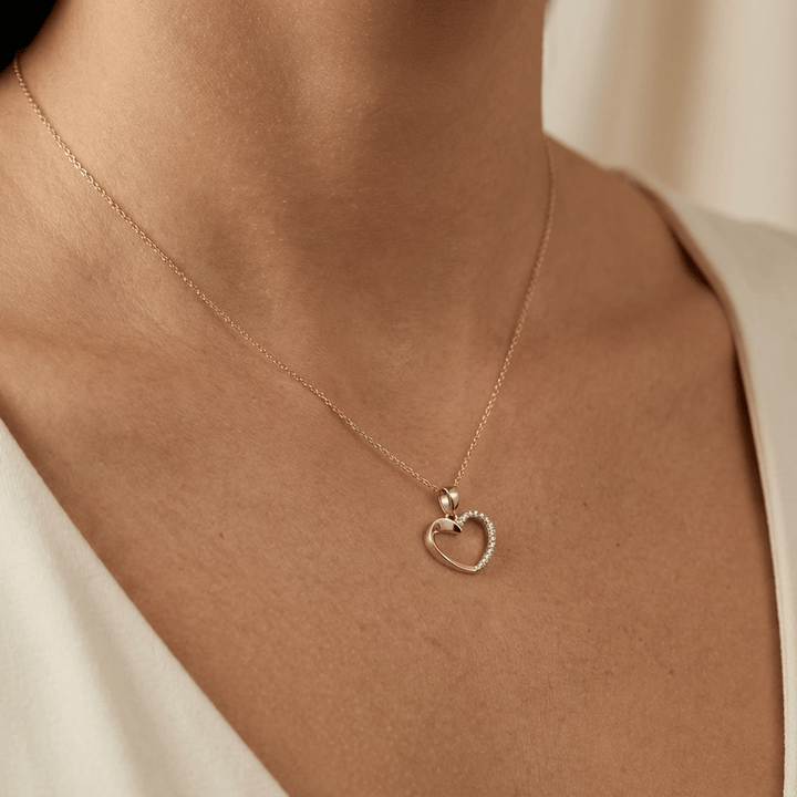 - Colliers Pendentif Coeur Demi-Scintillant en or 10K