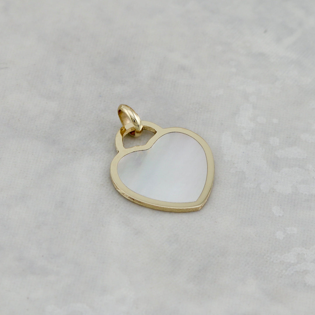 - Colliers Pendentif Coeur Nacré en or 10K