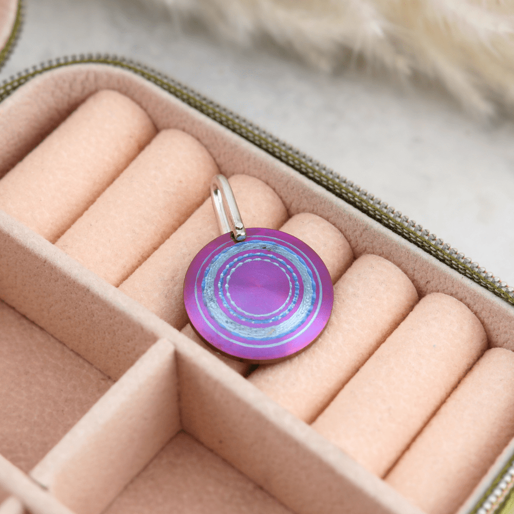 Christine Dwane Pendentif en argent sterling et titane
