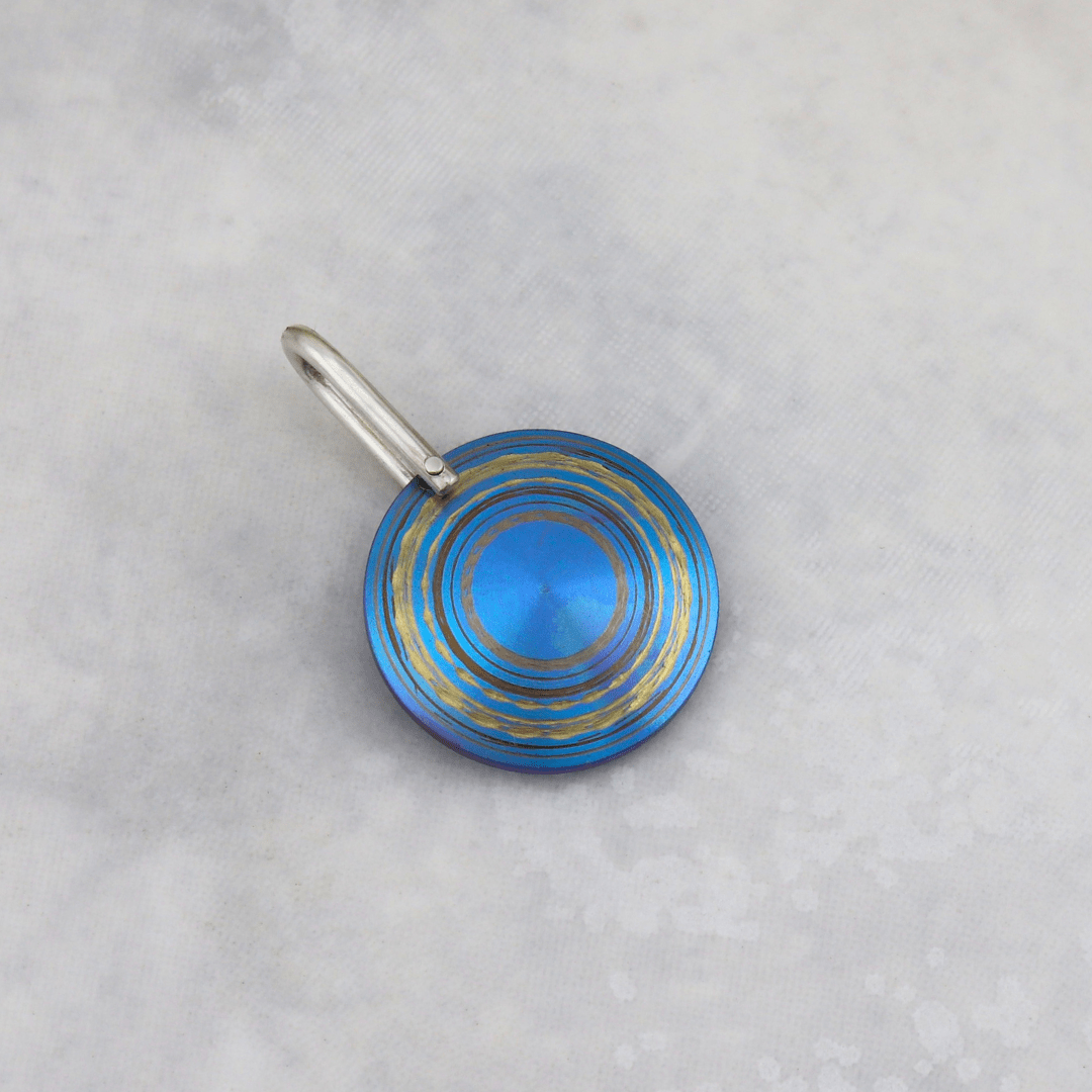 Pendentif en titane 22mm Christine Dwane Titane PPEC14277S-22 Pendentif en argent et titane | Christine Dwane x Mathieu Blanchard Mathieu Blanchard Joaillerie