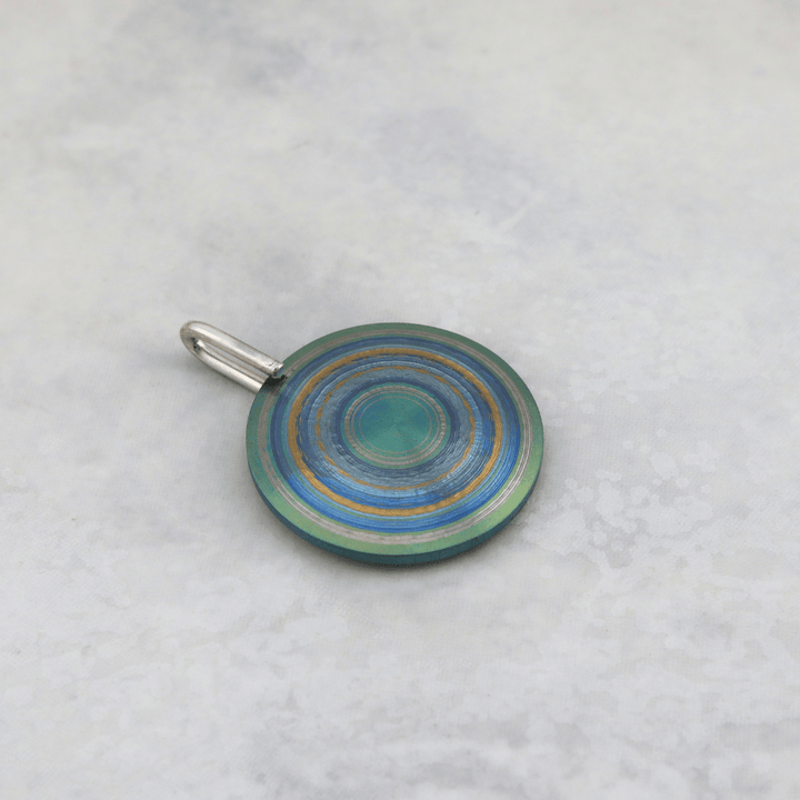Pendentif en titane 32mm Christine Dwane Titane PPEC14276S-32 Pendentif en argent et titane | Christine Dwane x Mathieu Blanchard Mathieu Blanchard Joaillerie