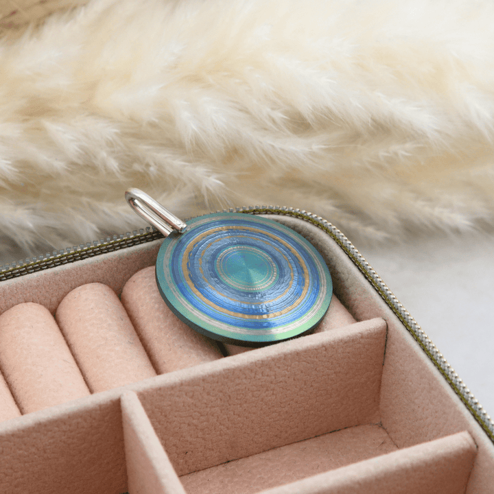 Pendentif en titane 32mm Christine Dwane Titane PPEC14276S-32 Pendentif en argent et titane | Christine Dwane x Mathieu Blanchard Mathieu Blanchard Joaillerie