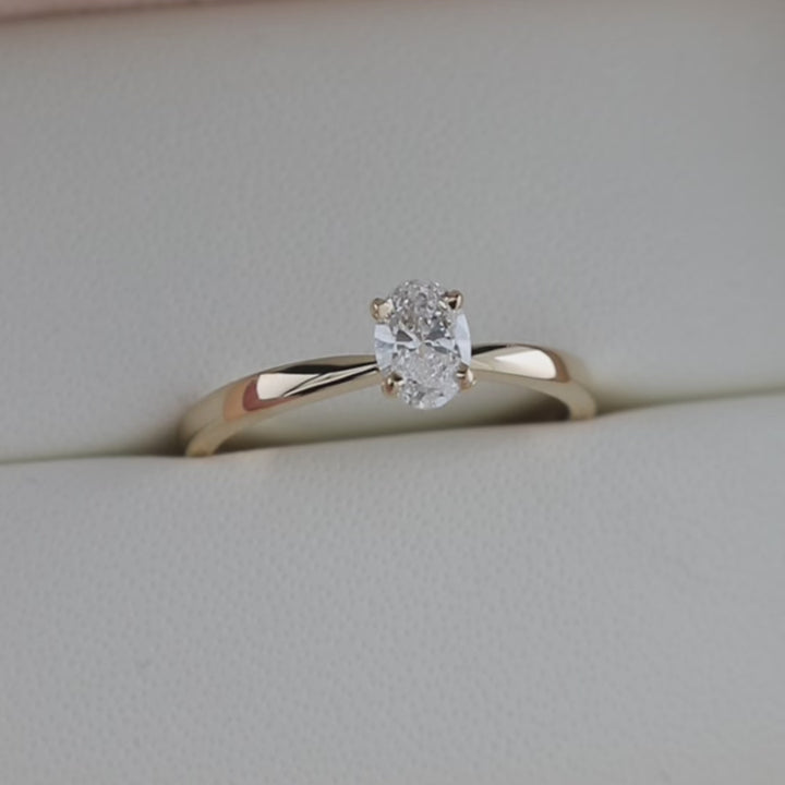 Bague solitaire Oval en or 14K et diamant 0,5 ct