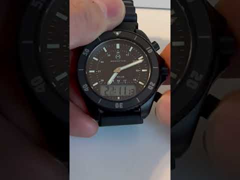 Montre à énergie solaire 42mm UDT Black-Ion