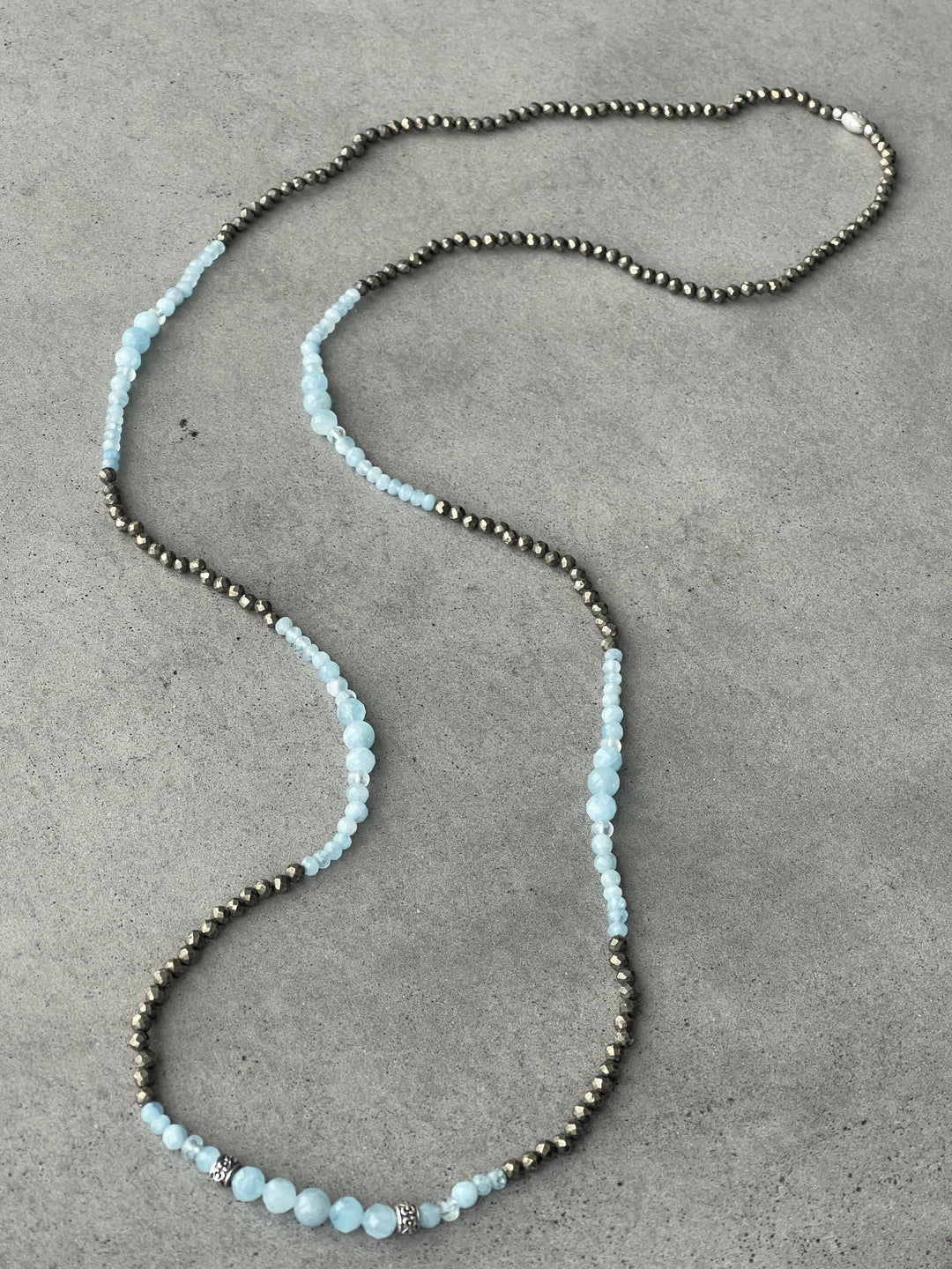Caroline Néron Bracelets Collier Aquabella en argent sterling, aigue-marine et pyrite
